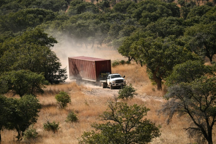 El muro del contenedor dividía una importante área de conservación y el terreno era tan difícil que los traficantes de personas nunca lo han utilizado realmente