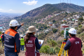 Protección Civil y especialistas estudian el terreno para prevenir deslaves.