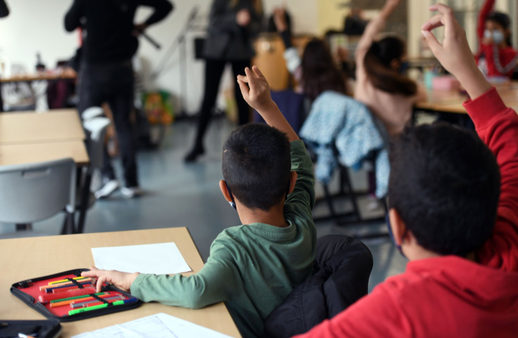 Educación básica pierde 2.6 millones de alumnos